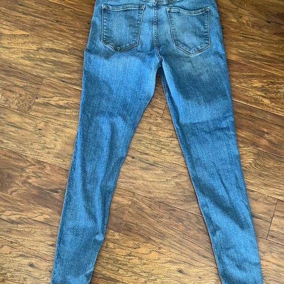 Old Navy Women's Blue Skinny Jeans - Picture 2 of 4